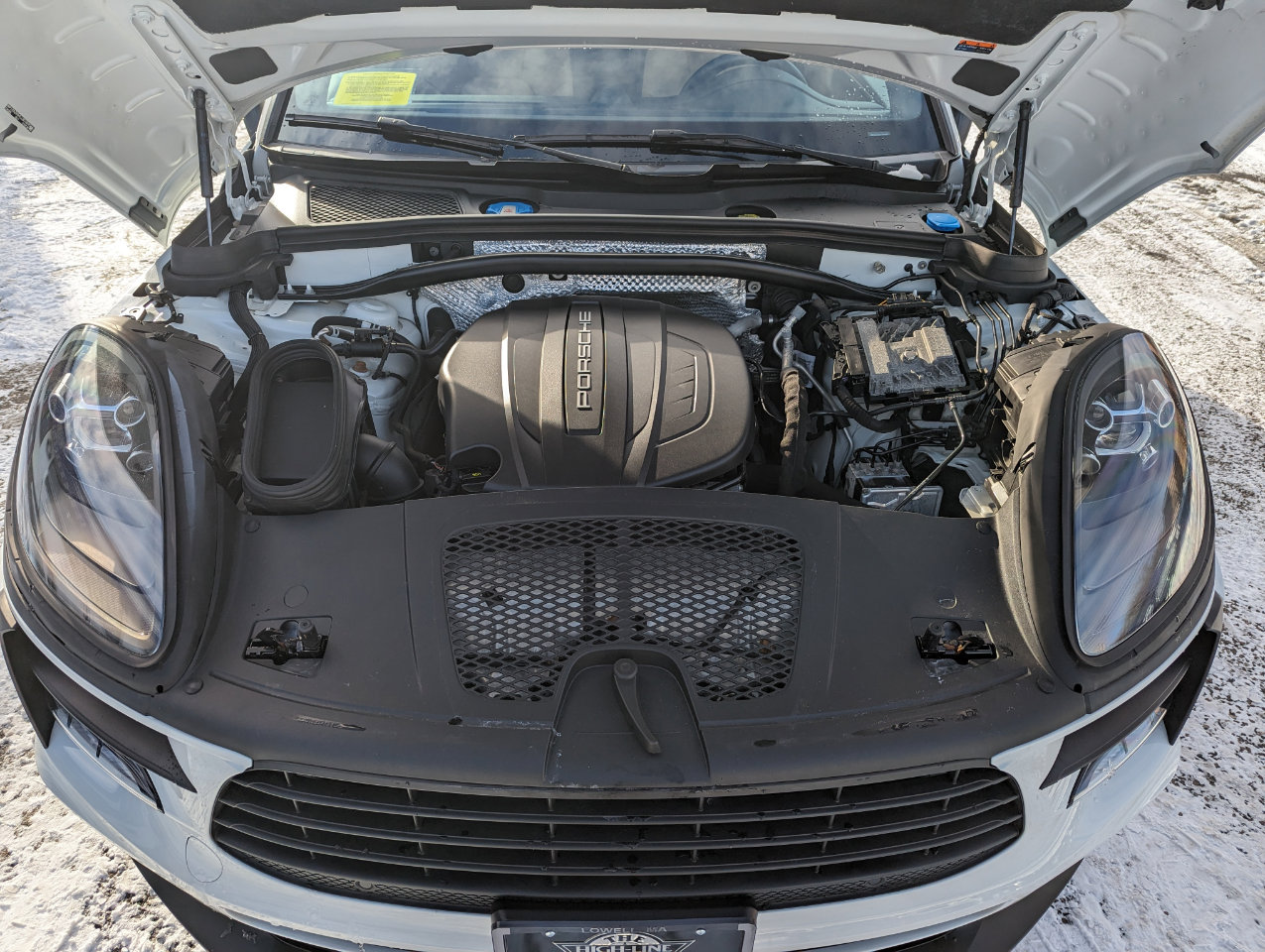 Used 2020 Porsche Macan AWD image 46