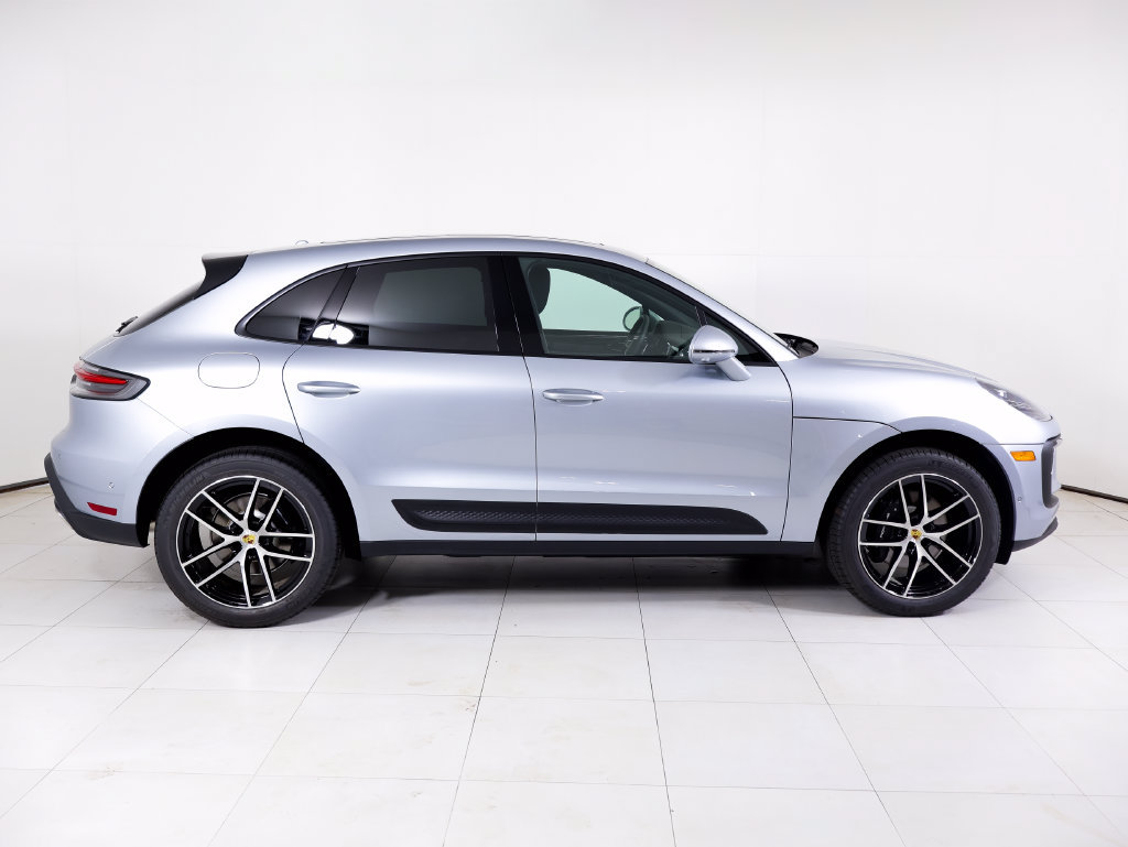 New 2026 Porsche Macan AWD/4WD image 27