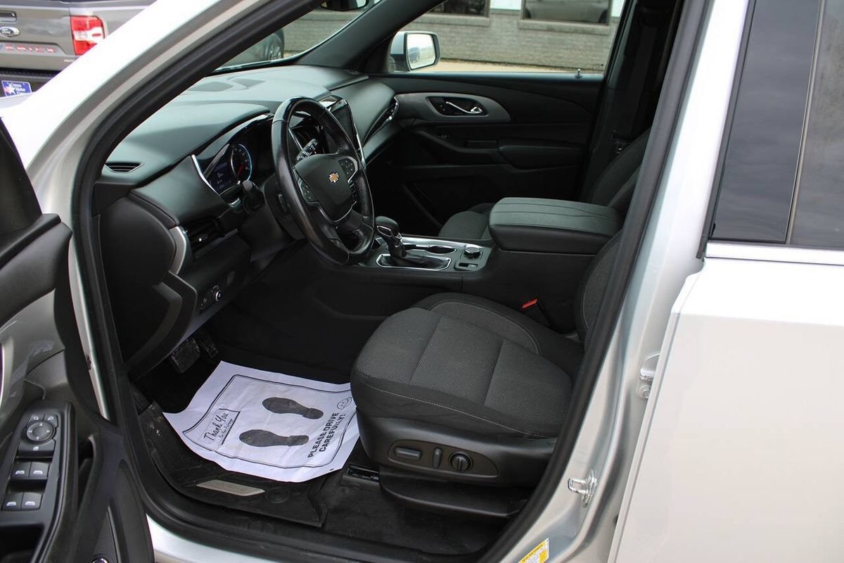 Used 2022 Chevrolet Traverse LT w/ LPO, Floor Liner Package AWD/4WD image 13