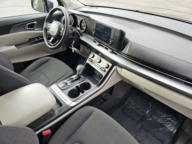 Used 2022 Kia Carnival LX image 14