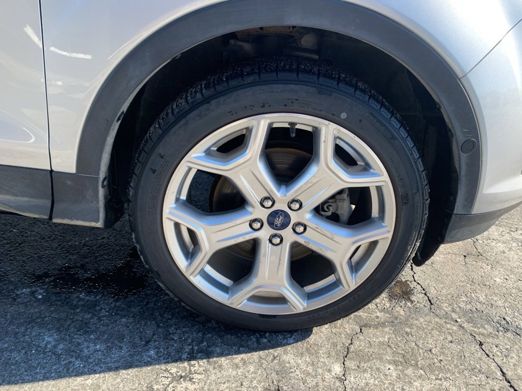 Used 2019 Ford Escape Titanium image 9