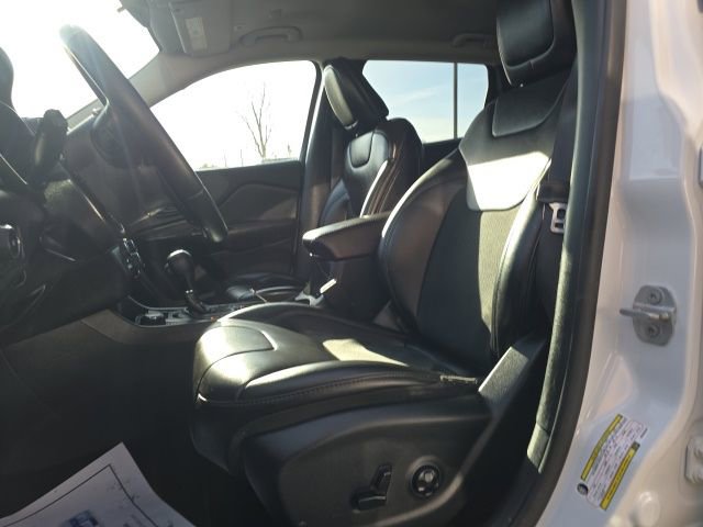 Certified 2019 Jeep Cherokee Latitude Plus image 9