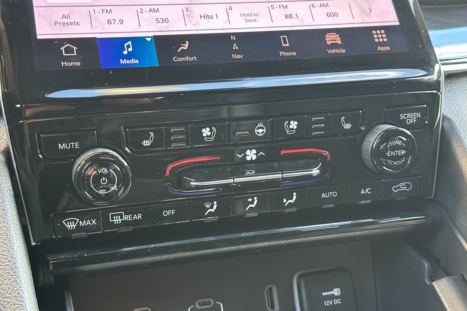 New 2023 Jeep Grand Cherokee Trailhawk w/ Advanced Protech Group II image 20