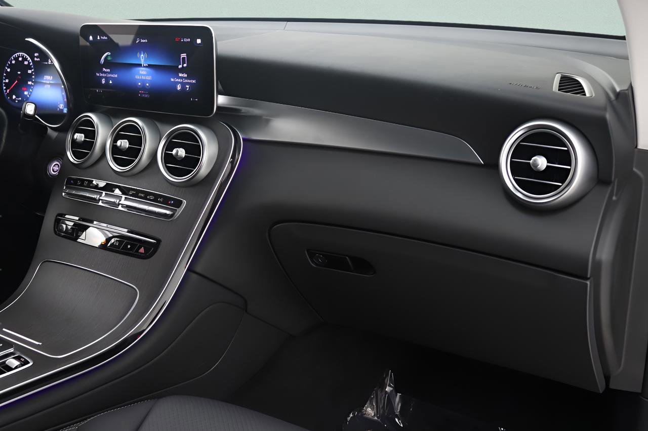 Certified 2022 Mercedes-Benz GLC 300 image 22