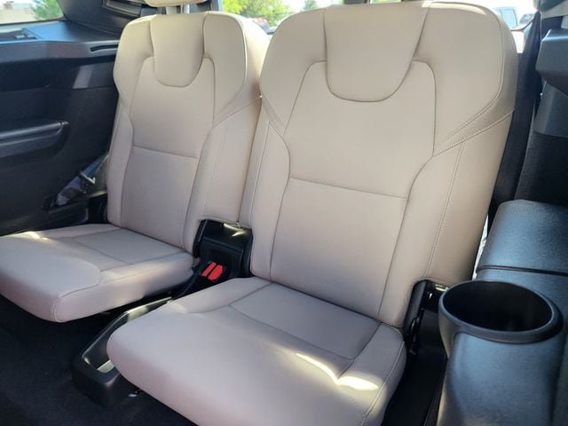New 2026 Volvo XC90 B6 Plus w/ Protection Package Premier AWD/4WD image 16