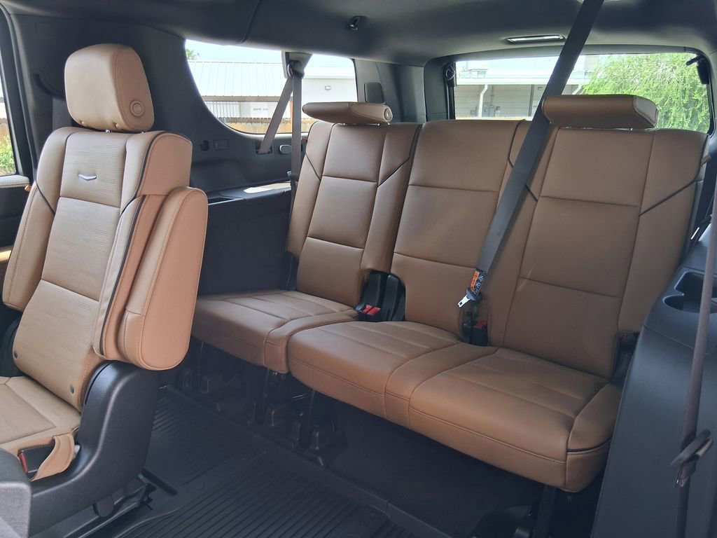 New 2026 Cadillac Escalade ESV Luxury w/ LPO, Floor Liner Package RWD image 28