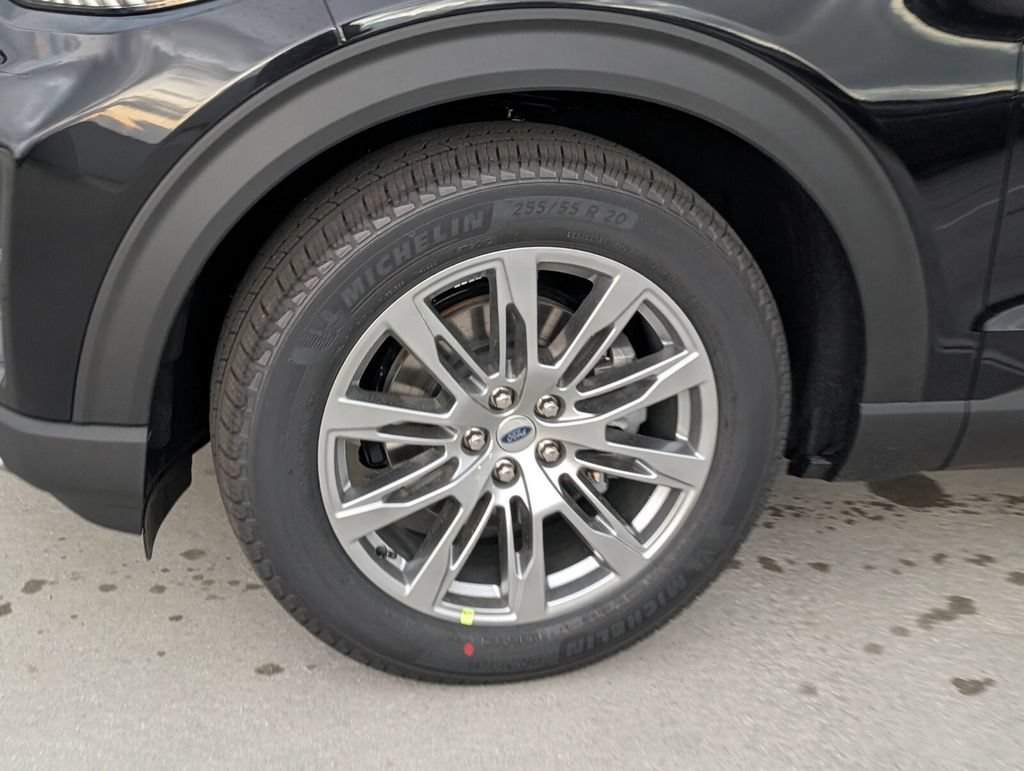 New 2026 Ford Explorer Platinum RWD image 4