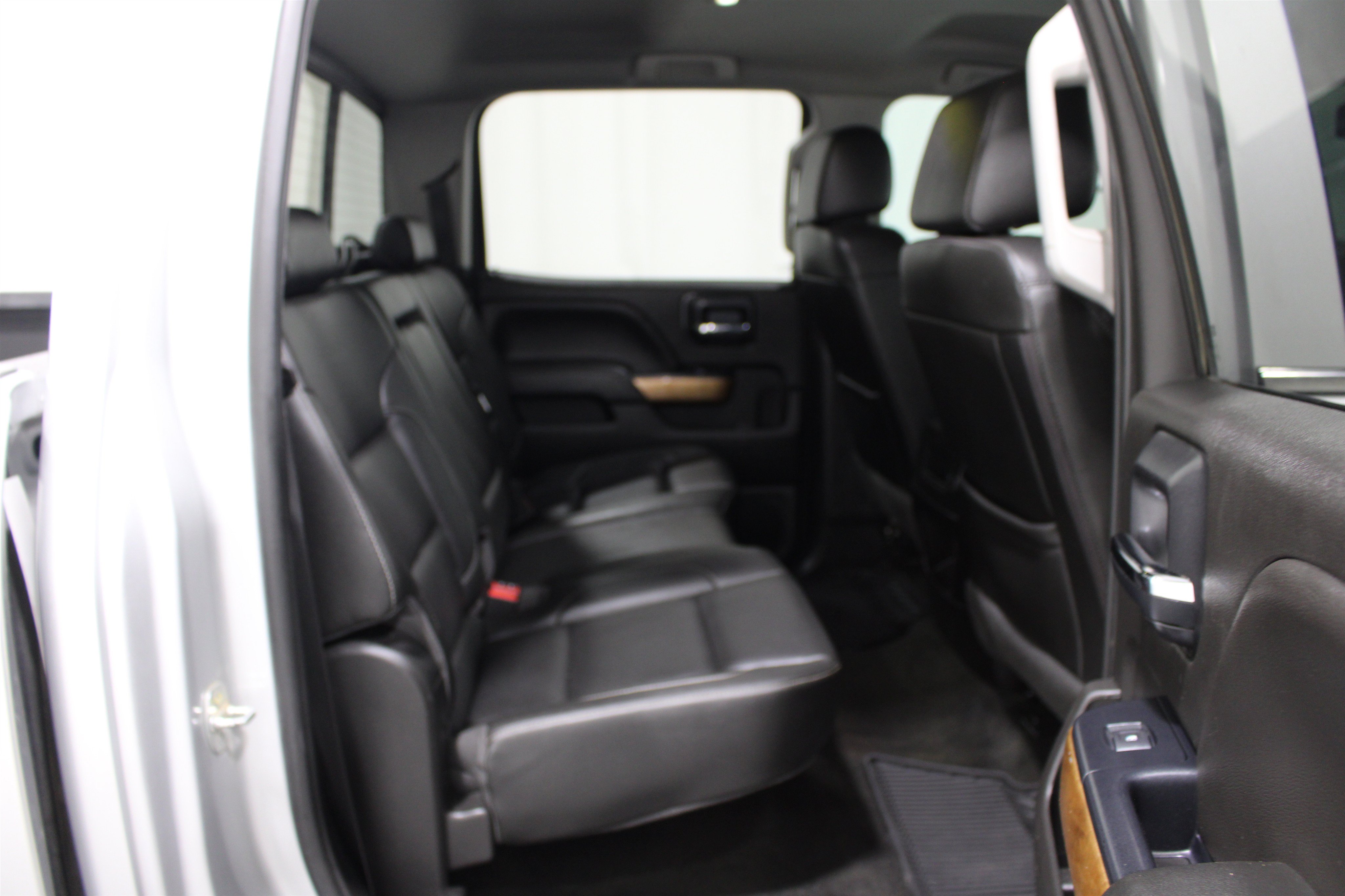 Used 2018 Chevrolet Silverado 2500 LTZ w/ Duramax Plus Package AWD/4WD image 23