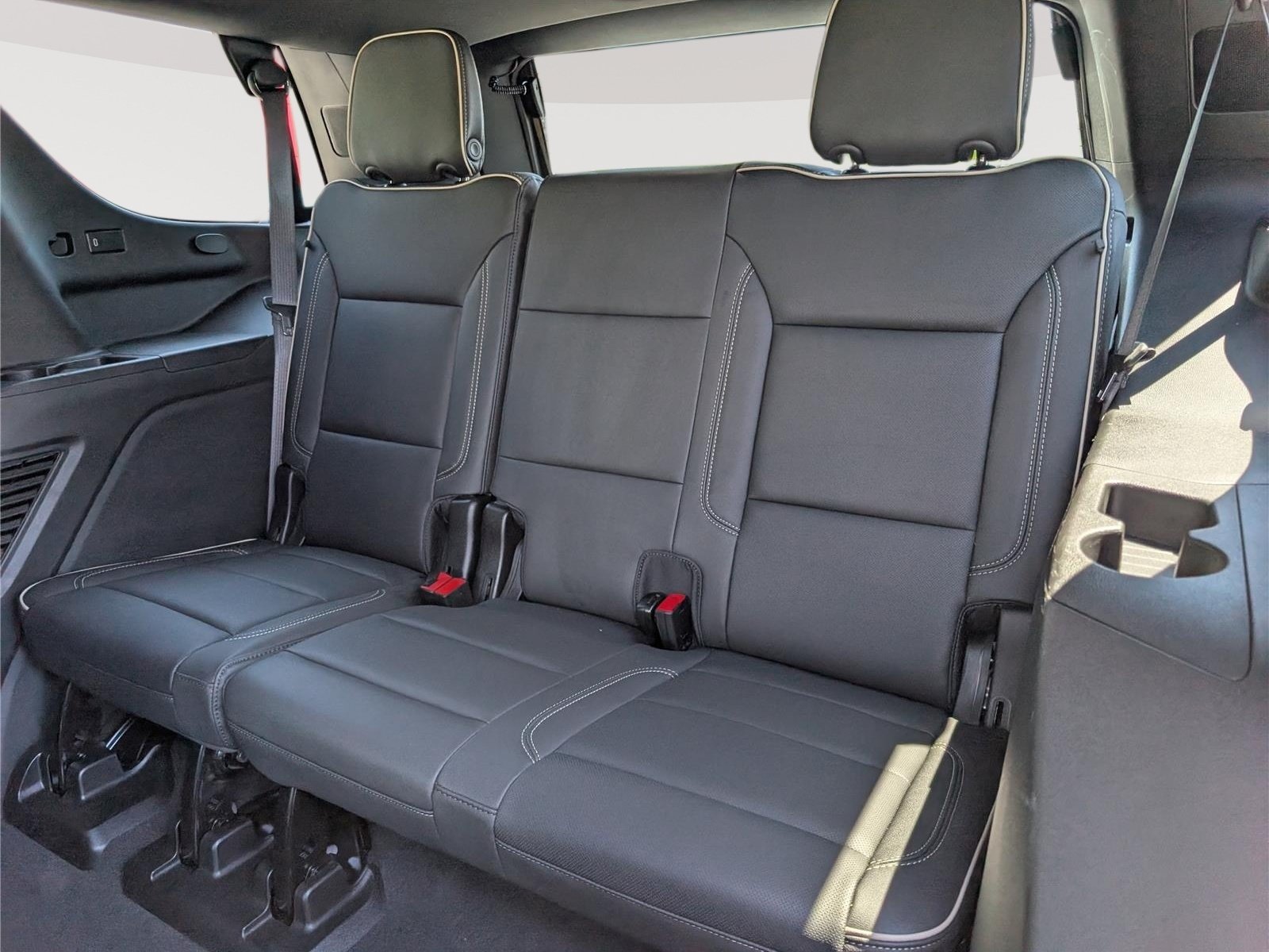 Used 2024 Chevrolet Tahoe Premier w/ Advanced Technology Package AWD/4WD image 18