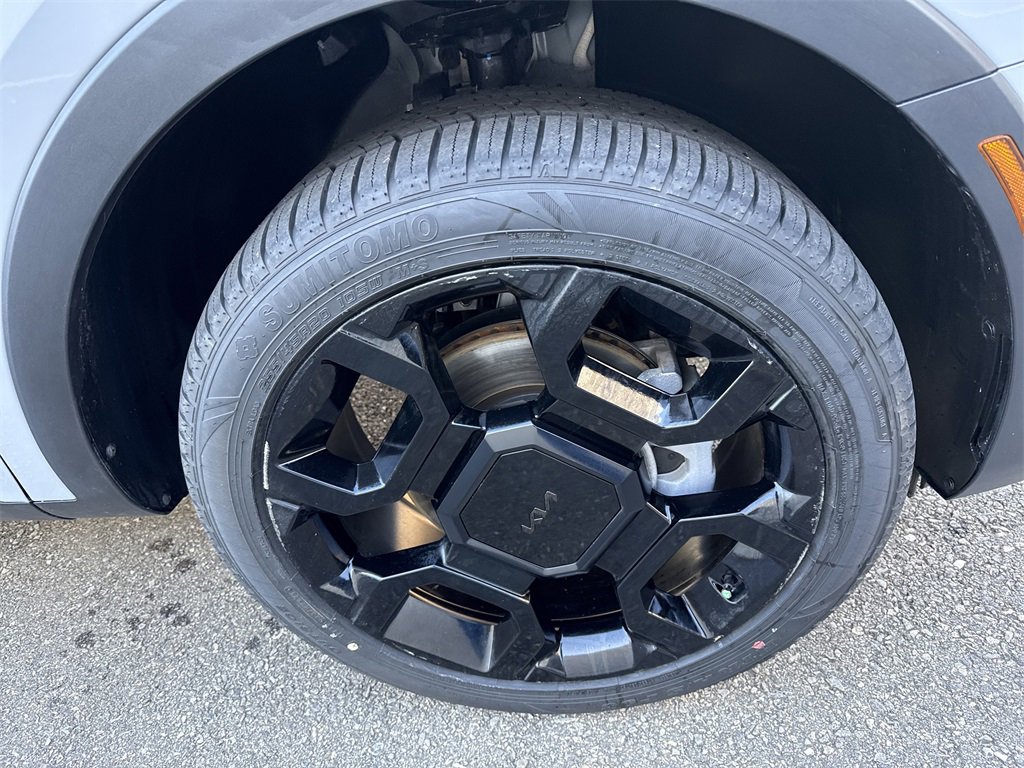 Used 2025 Kia Sorento SX image 12