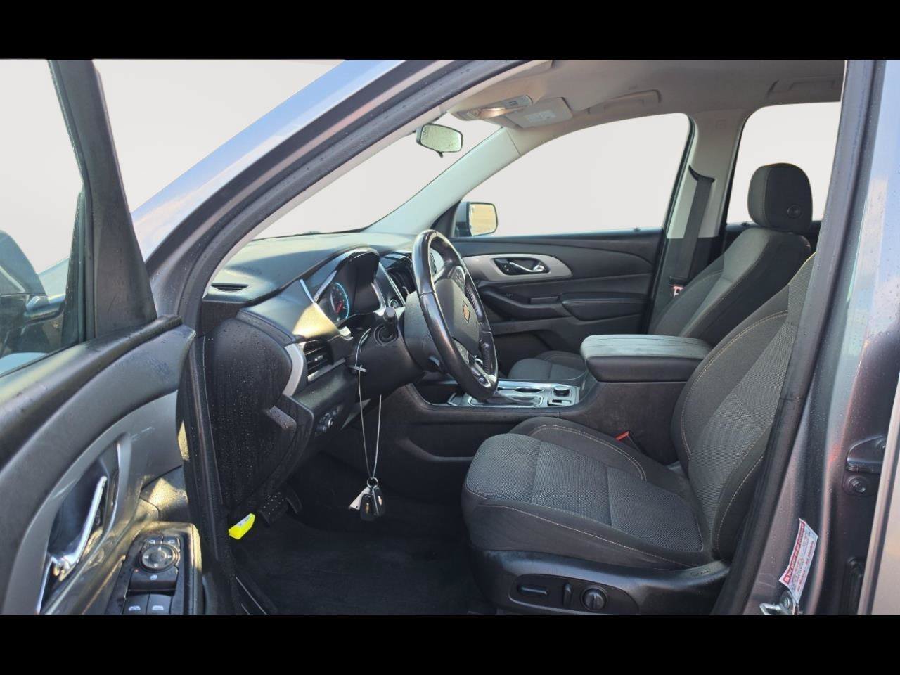 Used 2020 Chevrolet Traverse LT FWD image 3