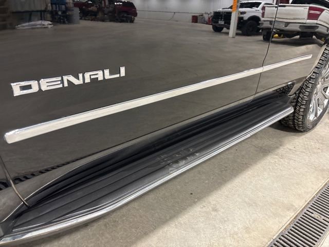 Used 2016 GMC Yukon Denali image 10