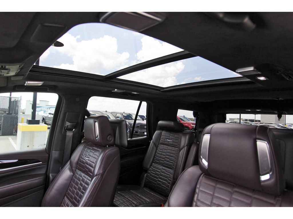 Used 2023 Cadillac Escalade Sport Platinum AWD/4WD image 30