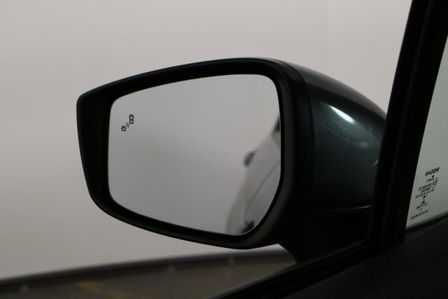 Used 2021 Nissan Versa SV image 36