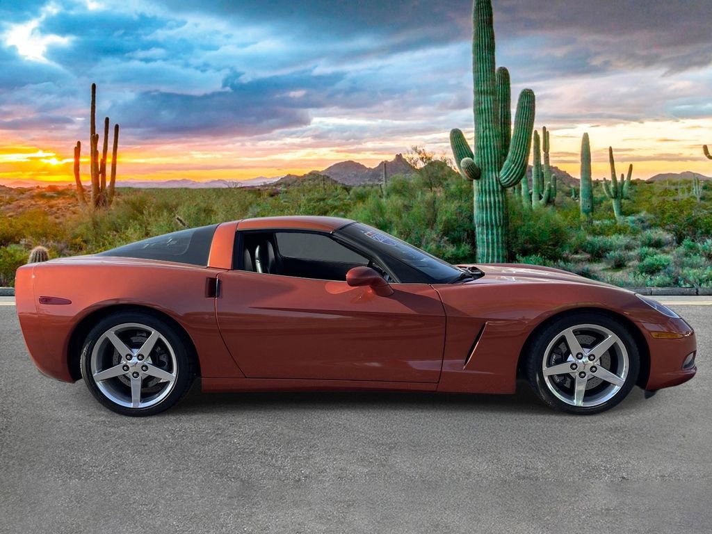 Used 2005 Chevrolet Corvette Coupe w/ Preferred Equipment Group RWD image 2