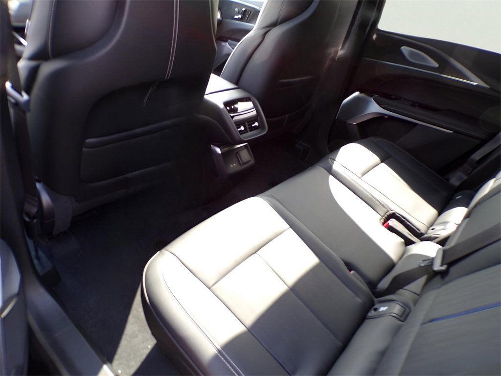 New 2026 Cadillac Lyriq V image 7