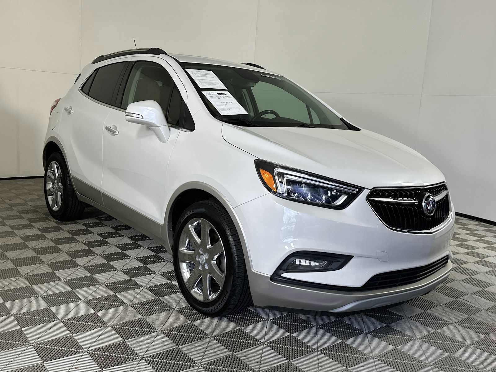 Used 2019 Buick Encore Essence w/ Experience Buick Package FWD image 2