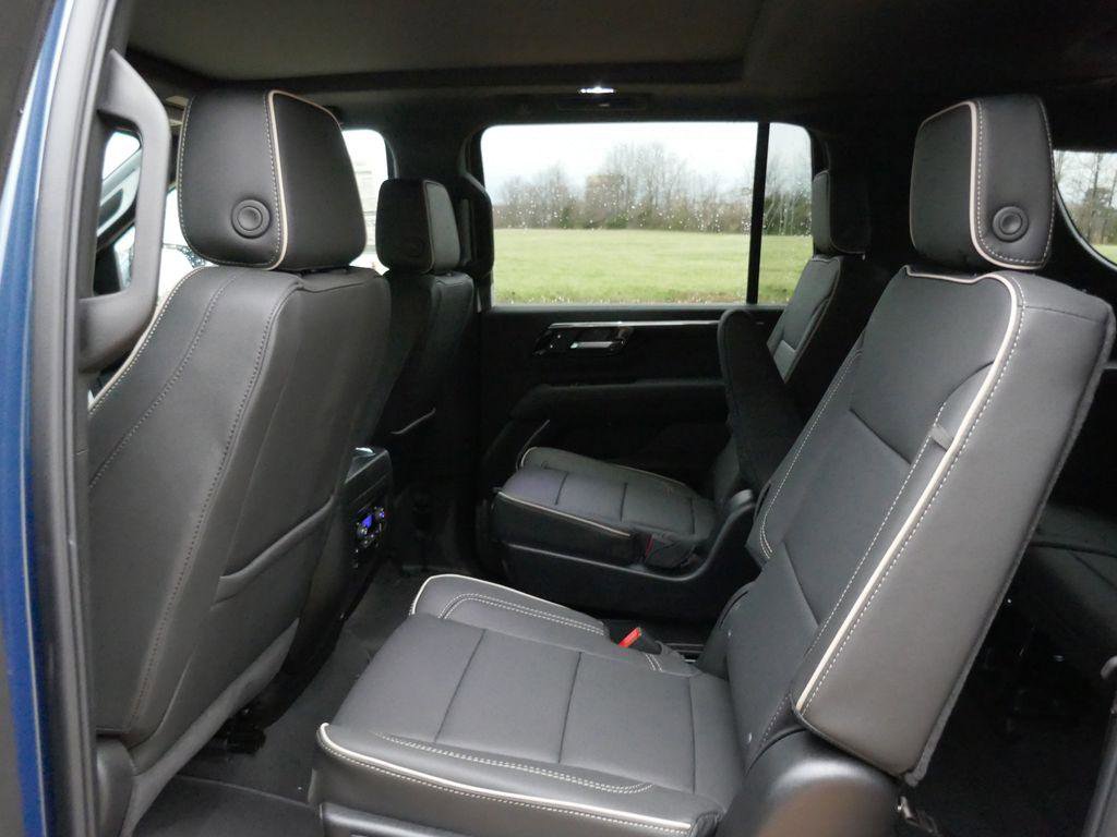 New 2026 Chevrolet Suburban Premier image 14