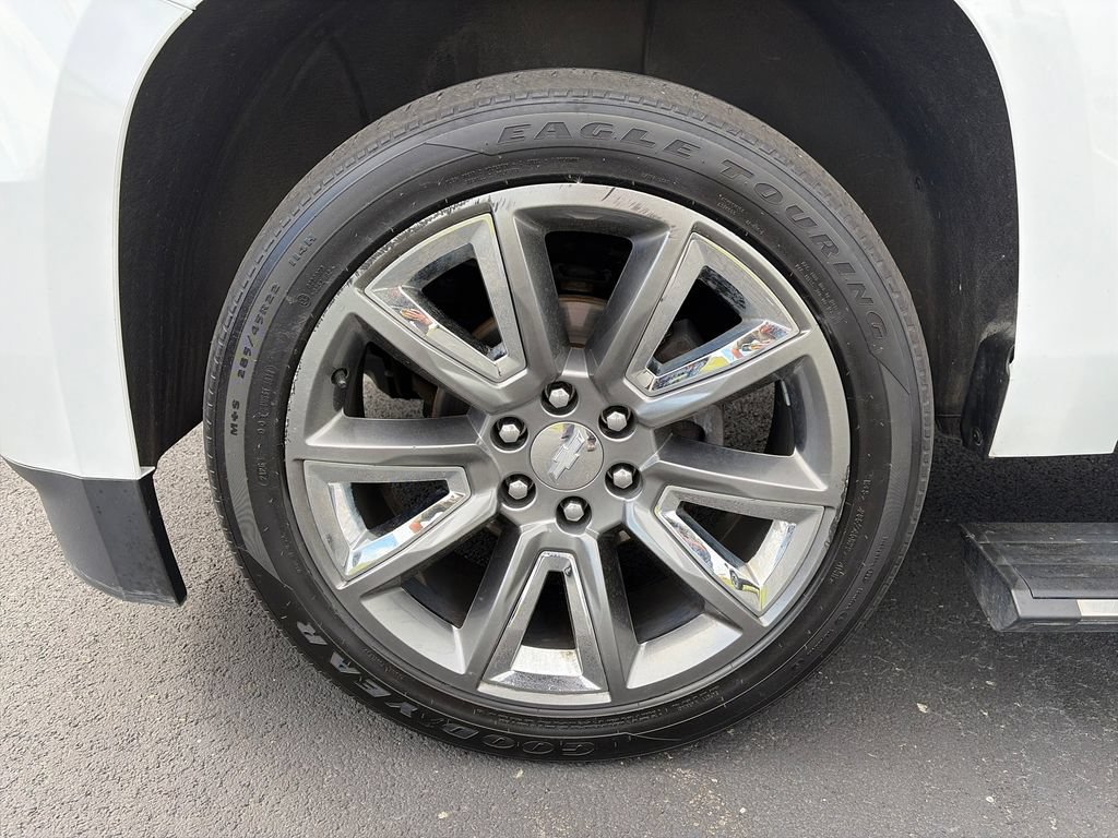 Used 2018 Chevrolet Suburban Premier AWD/4WD image 35