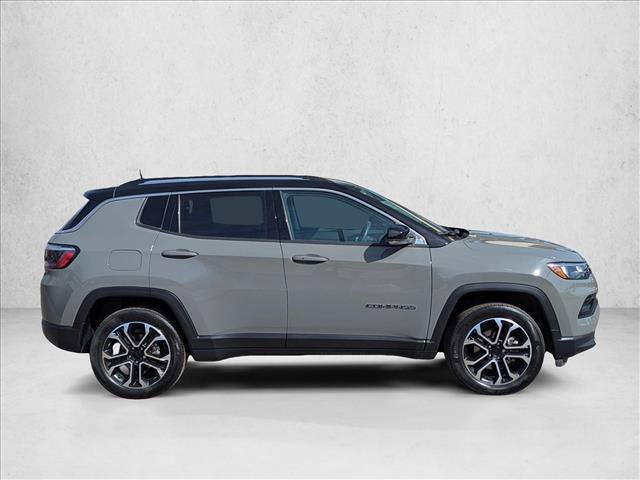 Used 2022 Jeep Compass Limited AWD/4WD image 4