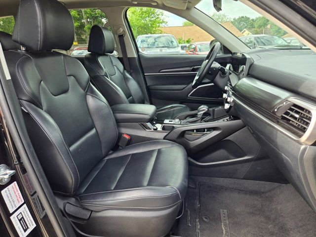 Used 2025 Kia Telluride S AWD/4WD image 30