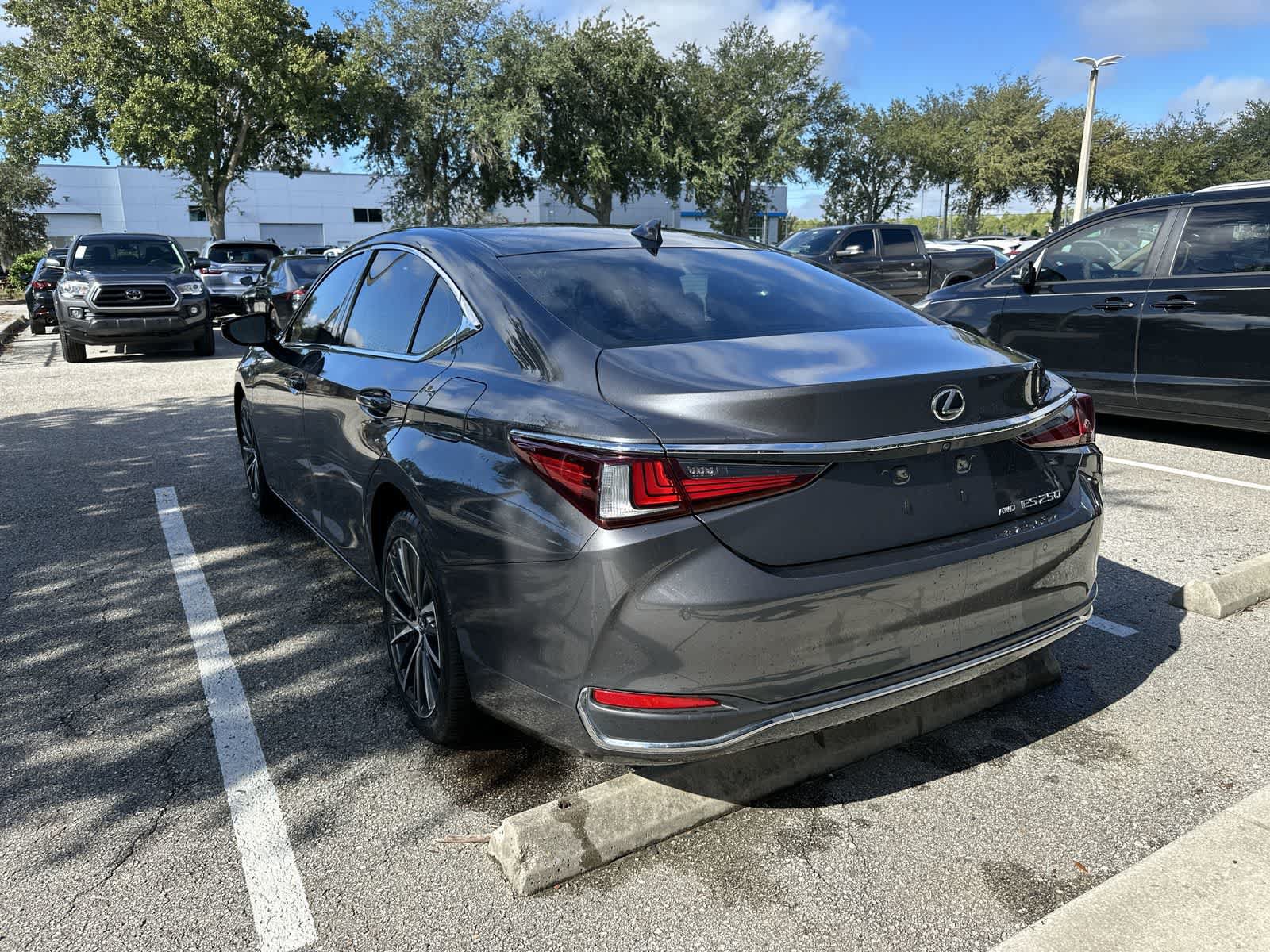 Used 2023 Lexus ES 250 w/ Premium Package AWD/4WD image 6