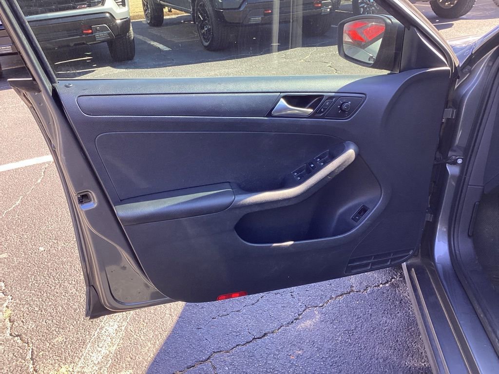 Used 2016 Volkswagen Jetta S image 8