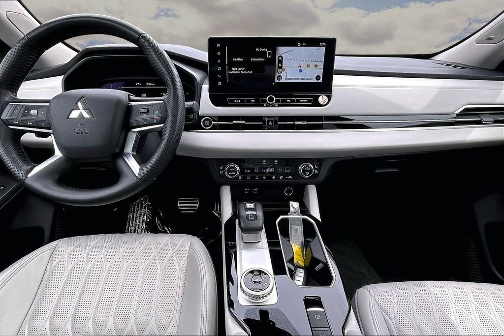Used 2025 Mitsubishi Outlander SEL FWD image 7