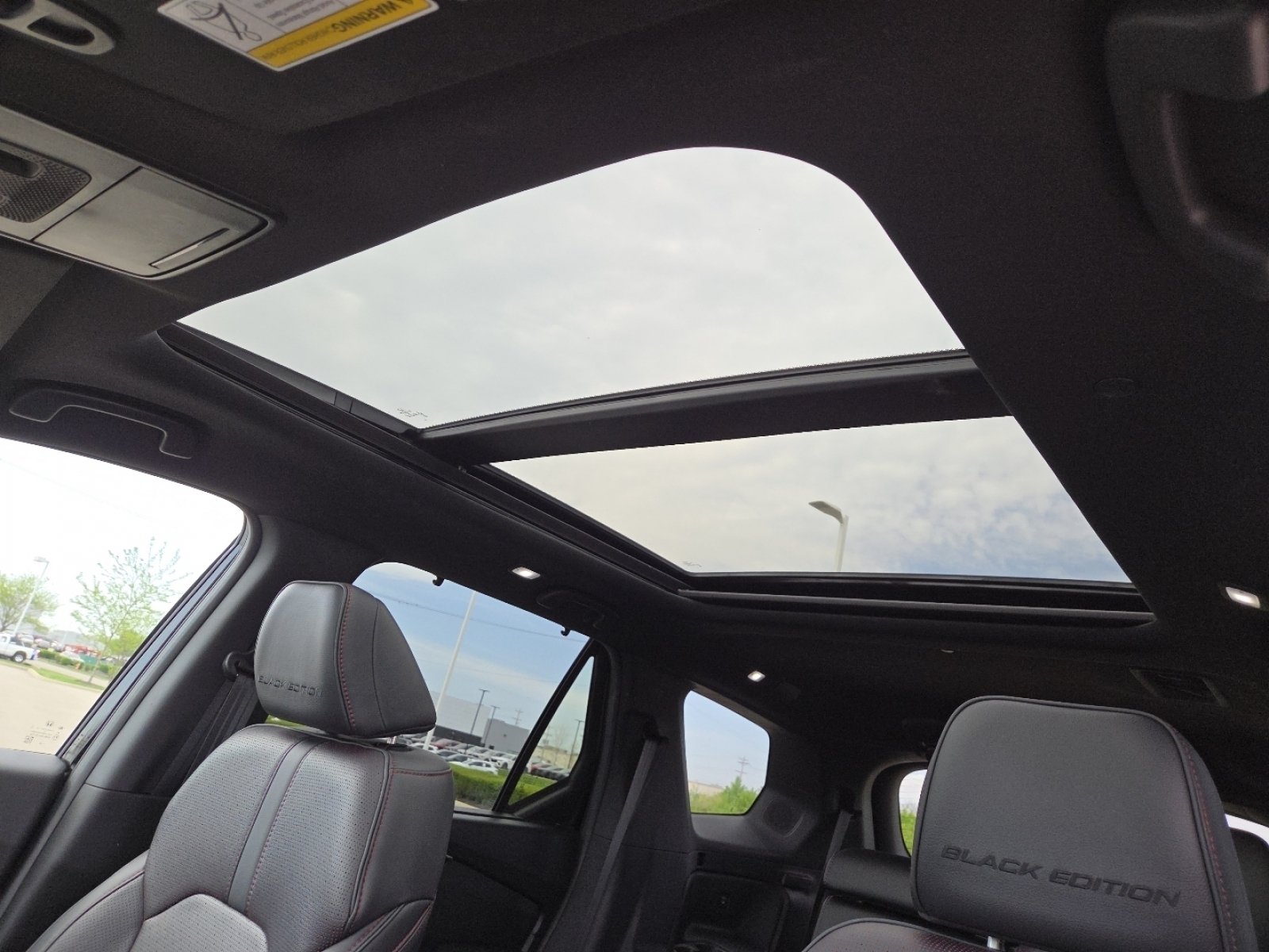 Used 2025 Honda Pilot Black Edition image 4