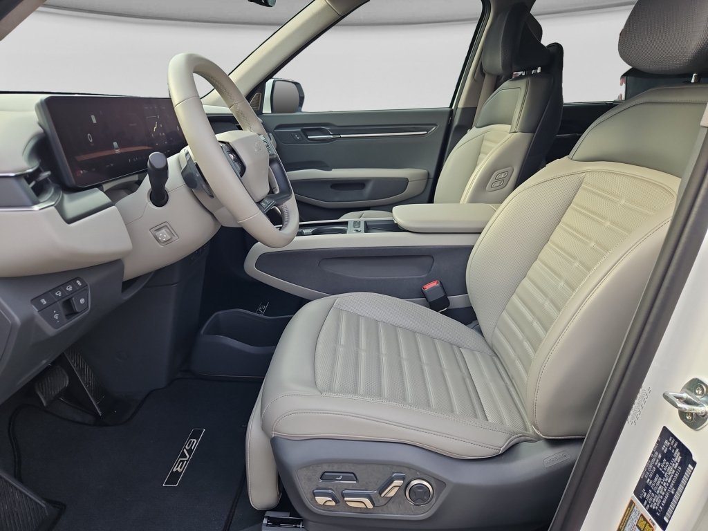 Used 2024 Kia EV9 Land AWD/4WD image 18