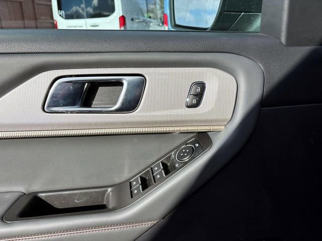 Used 2025 Ford Explorer Active w/ Active Comfort Package image 20