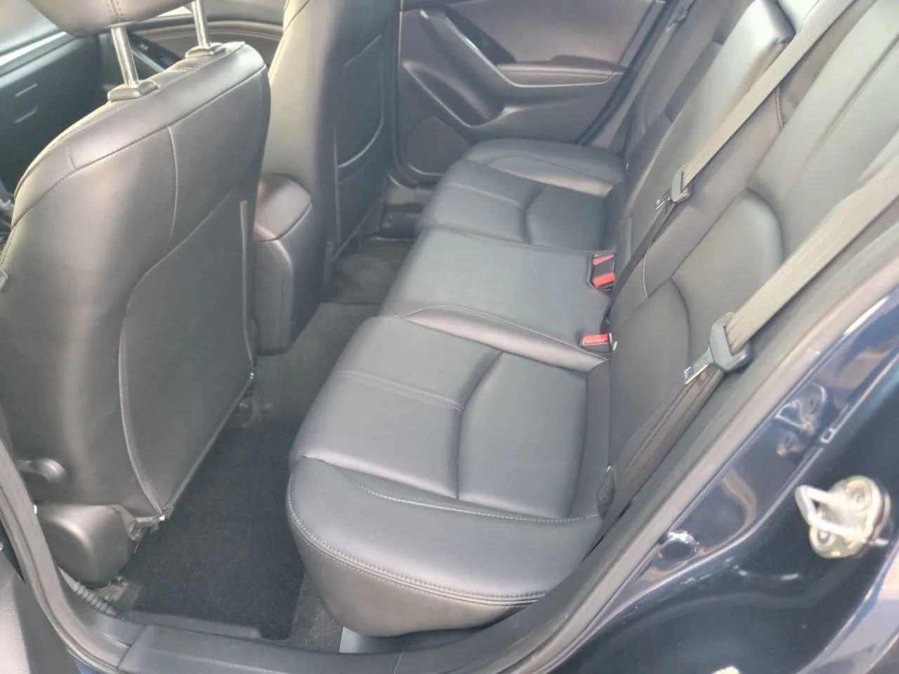 Used 2018 MAZDA MAZDA3 Touring image 11