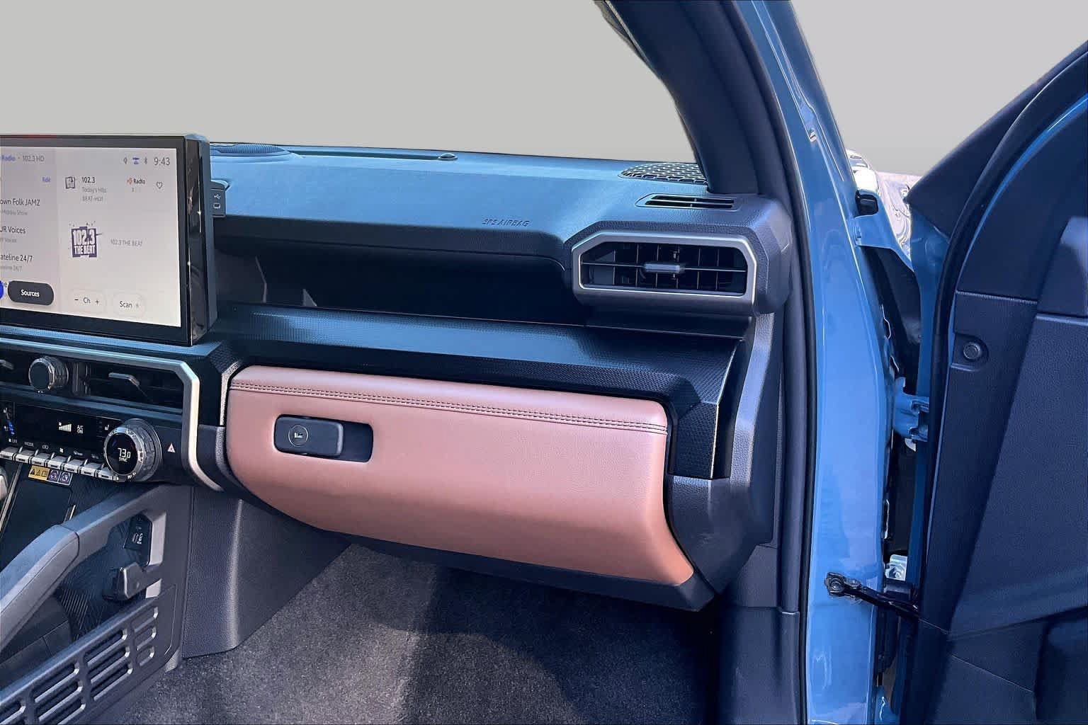 Used 2025 Toyota 4Runner Limited AWD/4WD image 18