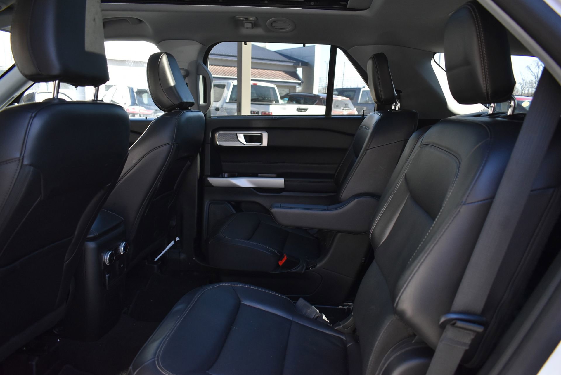 Used 2024 Ford Explorer Limited image 17