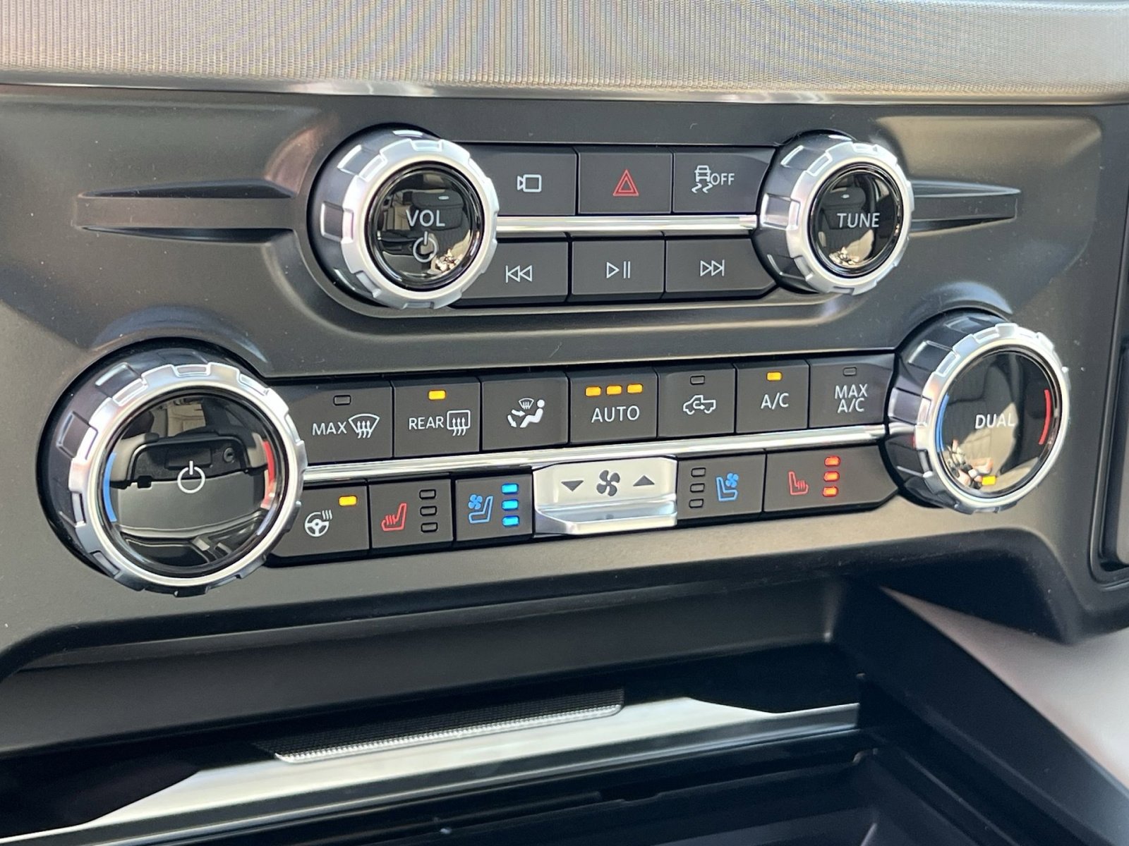 New 2026 Ford F450 Platinum w/ Platinum Plus Package image 21