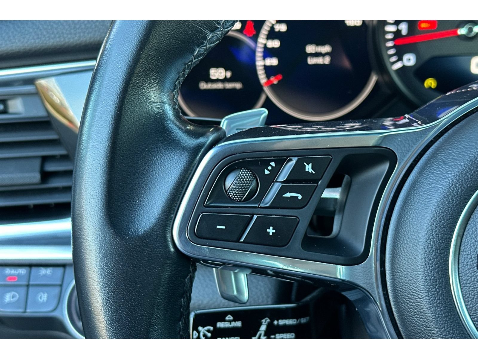 Used 2019 Porsche Panamera 4 AWD/4WD image 27