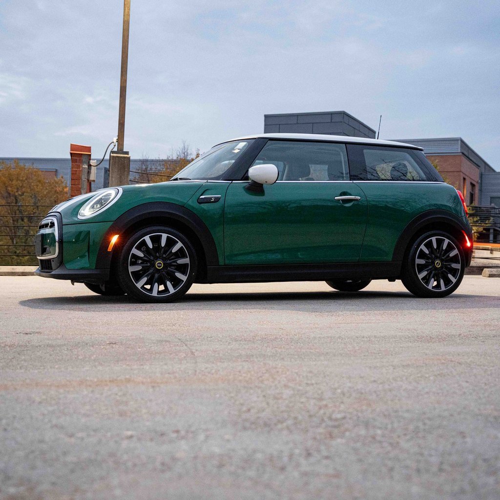 Used 2023 MINI Cooper SE image 3