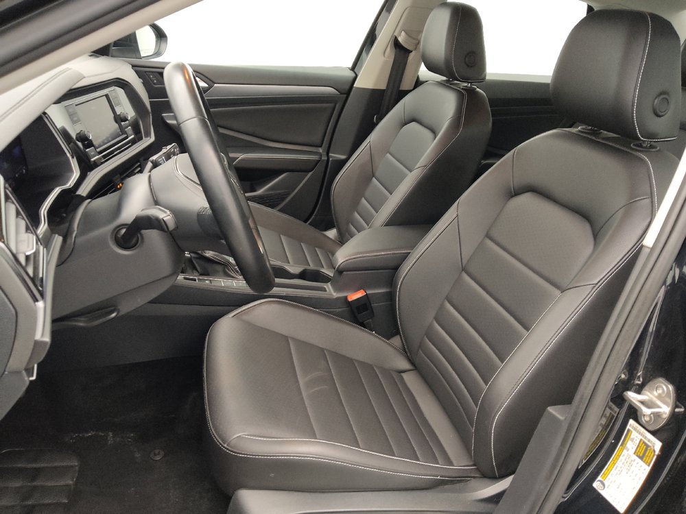 Used 2024 Volkswagen Jetta SE FWD image 17