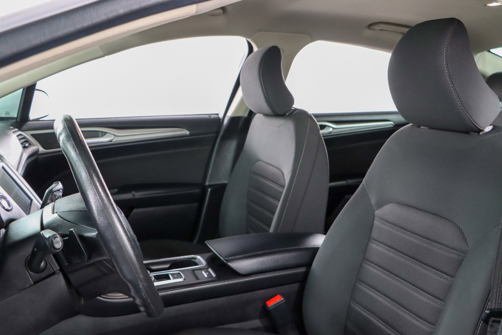 Used 2019 Ford Fusion SE image 23