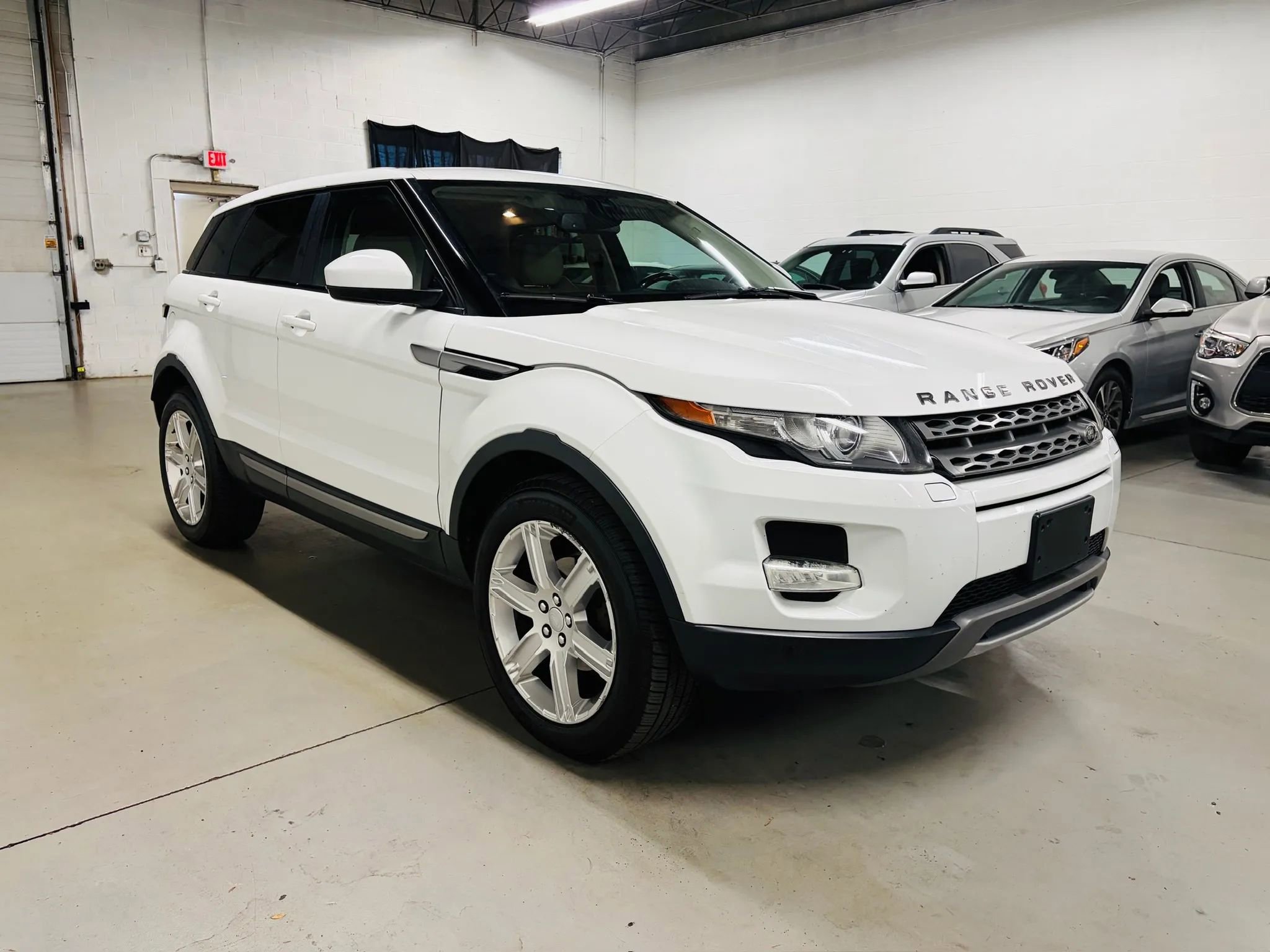 Used 2015 Land Rover Range Rover Evoque Pure Plus AWD/4WD image 4
