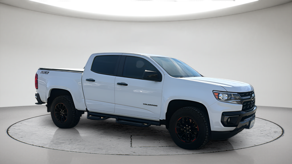 Used 2022 Chevrolet Colorado Z71 AWD/4WD image 2