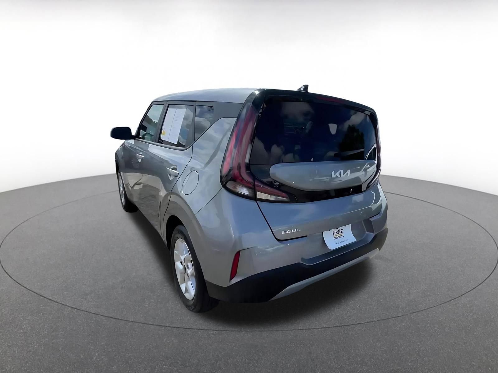Used 2025 Kia Soul LX w/ LX Technology Package FWD image 11
