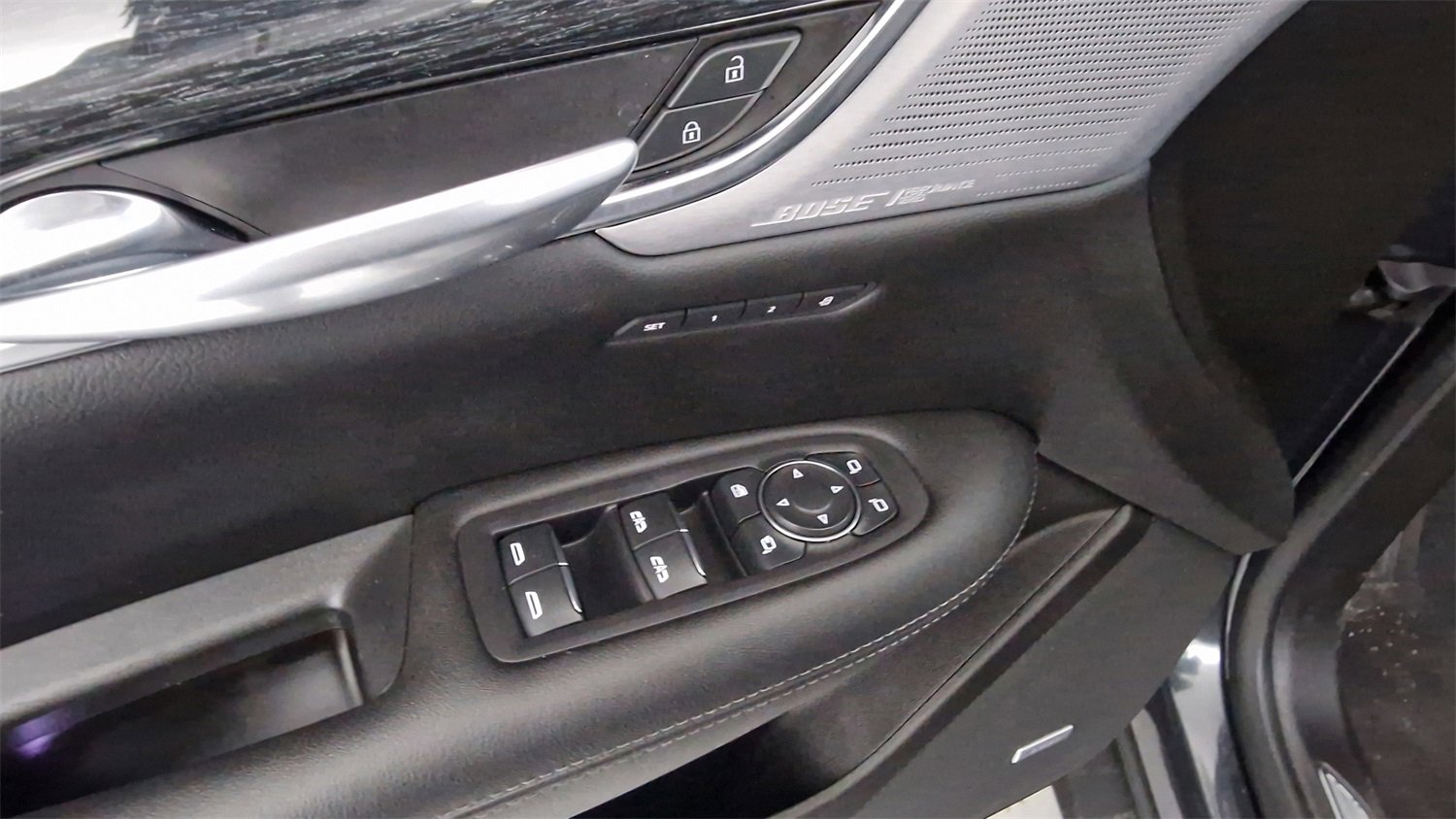 Used 2022 Cadillac XT5 Premium Luxury w/ Technology Package image 11