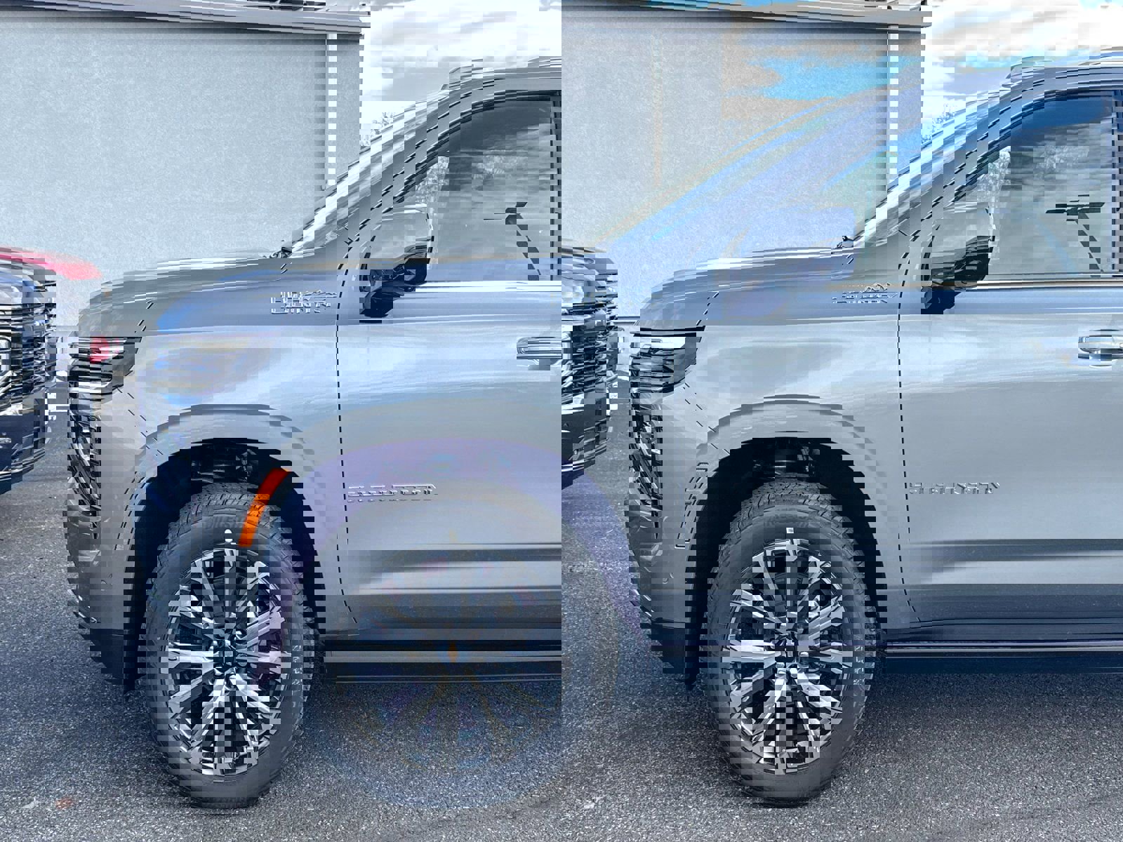 New 2026 Chevrolet Suburban High Country image 14