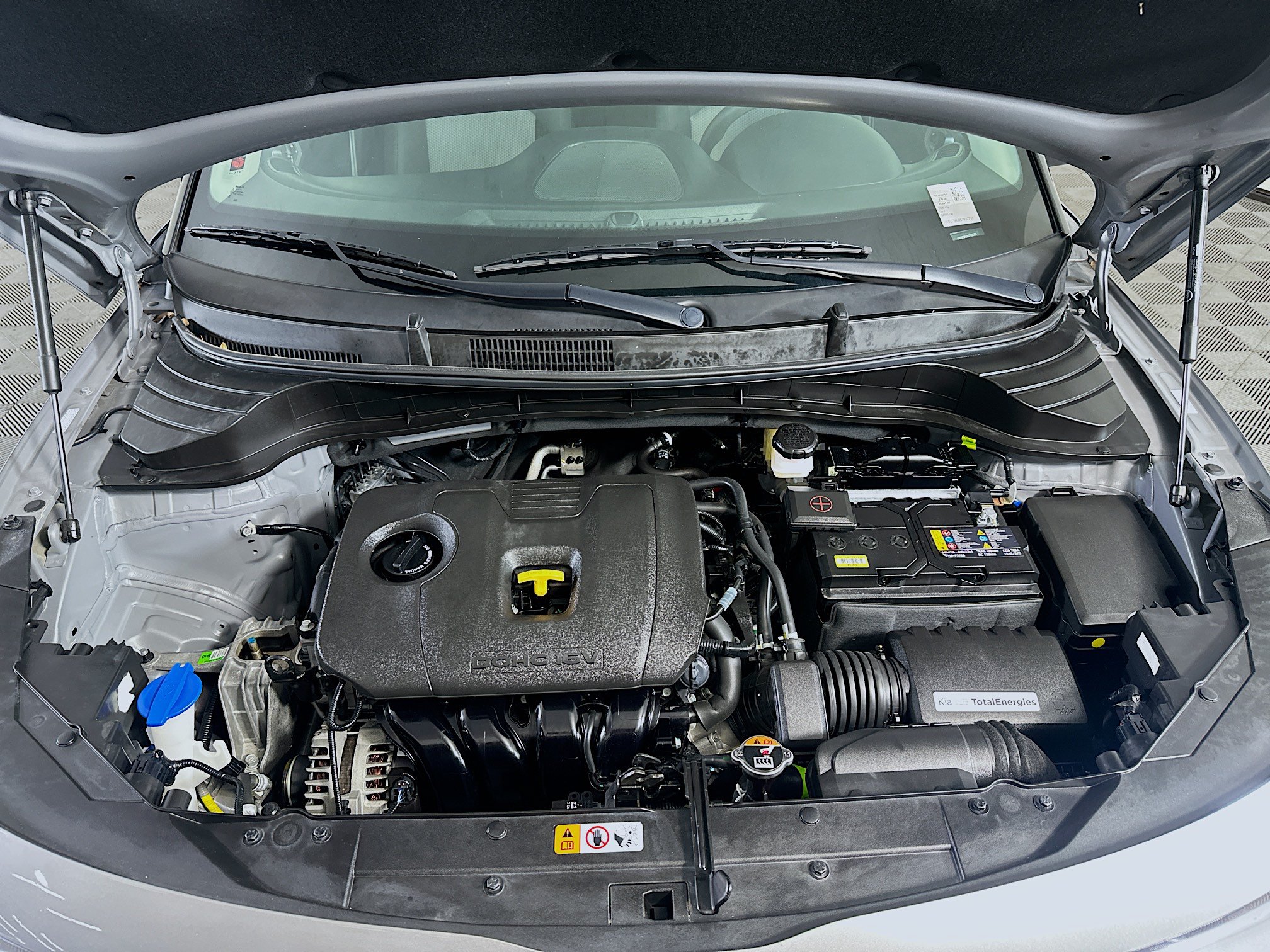 Used 2025 Kia Soul LX w/ LX Technology Package FWD image 32