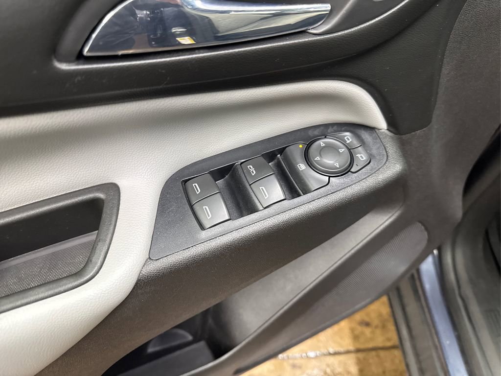 Used 2018 Chevrolet Equinox LS w/ LPO, Blackout Package image 32