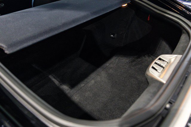 Used 2015 Ferrari F12 Berlinetta RWD image 34