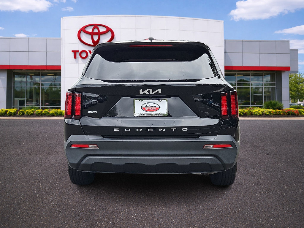 Used 2022 Kia Sorento LX AWD/4WD image 6