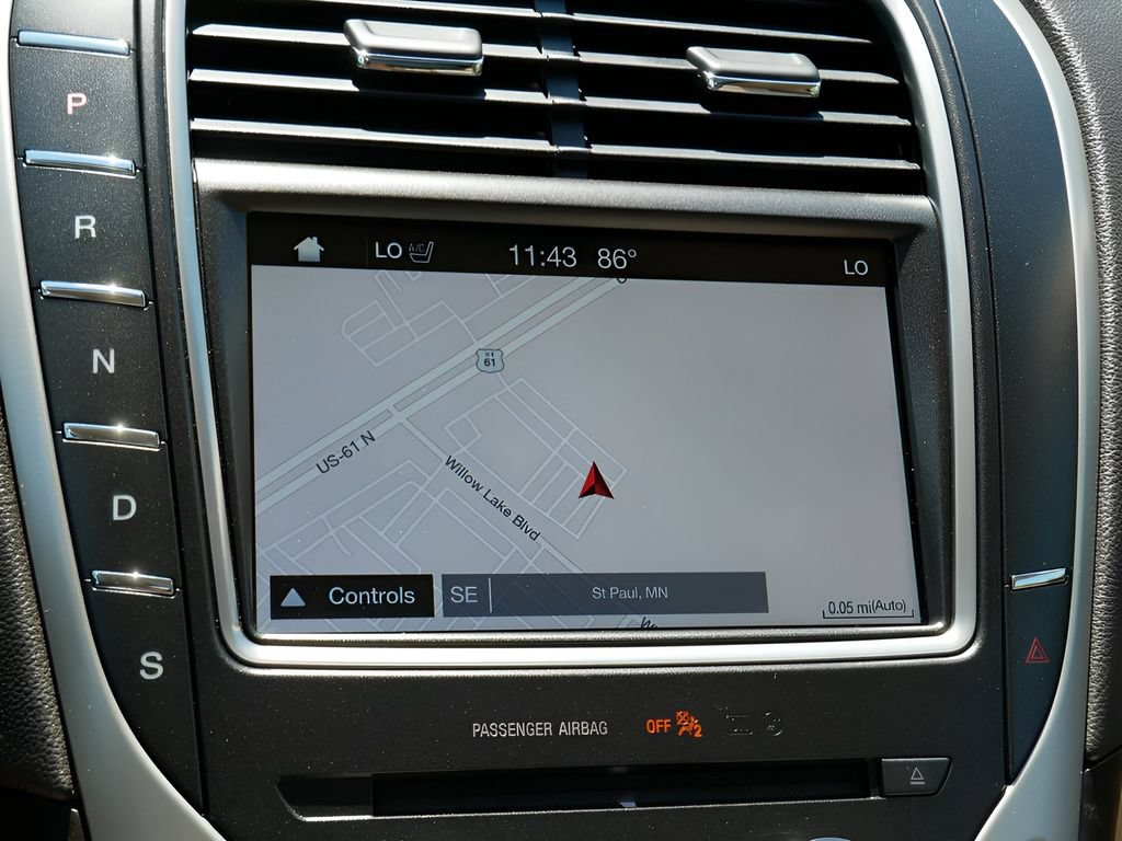 Used 2018 Lincoln MKX Reserve w/ Driver Assistance Package FWD image 22