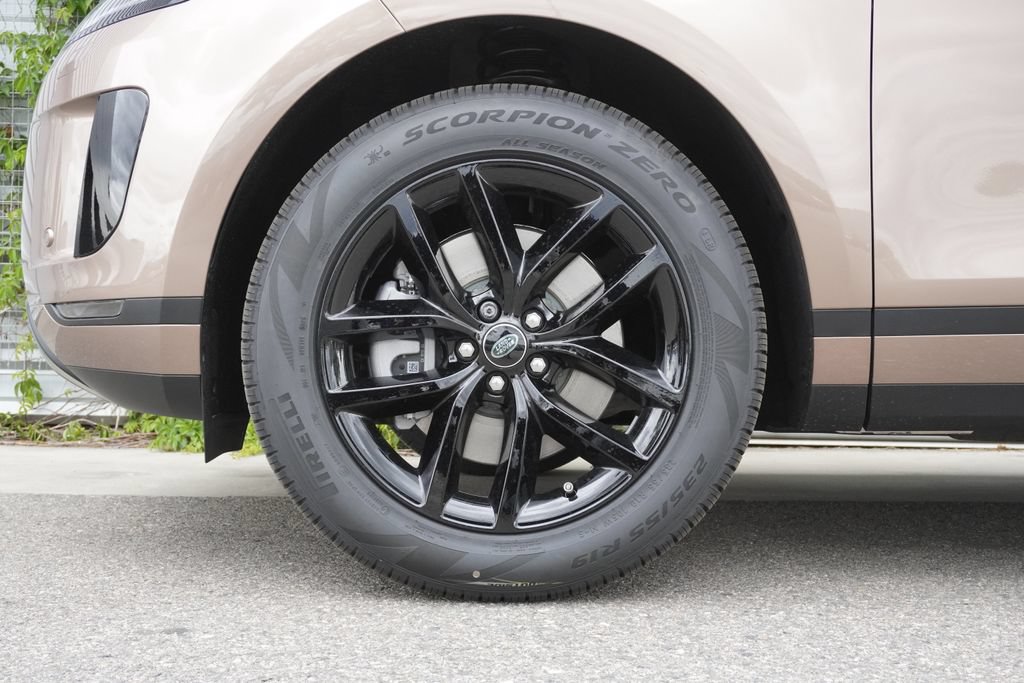 New 2026 Land Rover Range Rover Evoque S AWD/4WD image 34